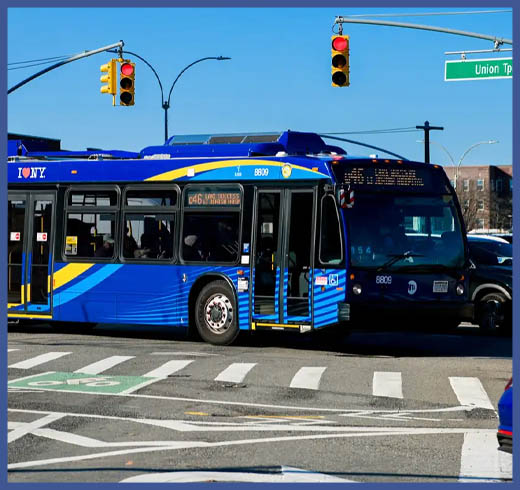 Queens Acelera: Balance Positivo del Rediseño de Autobuses