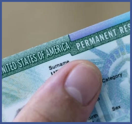 USCIS añade una verificación de crédito para los patrocinadores de la tarjeta verde